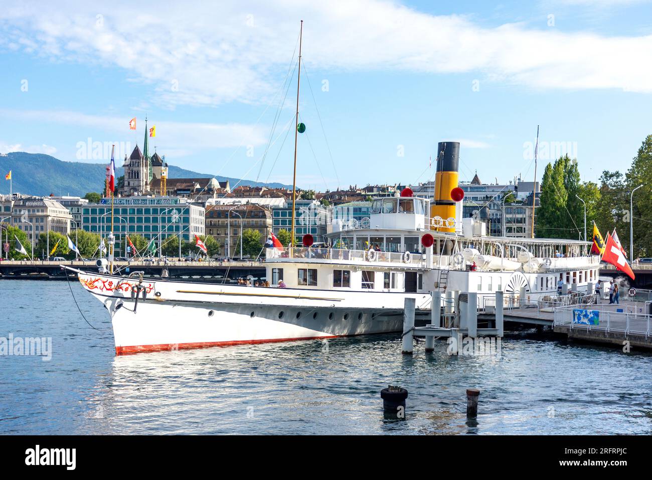 Il battello a vapore "Simplon" Belle Epoque ormeggiato a Quai du Mont Blanc, Ginevra (Genève), Cantone di Ginevra, Svizzera Foto Stock