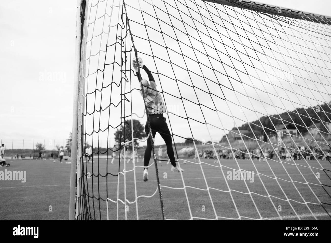 Ratisbona, Germania. 5 agosto 2023. Regensburg, Germania, 5 agosto 2023: La portiere Cecilia Runarsdottir ( FC Bayern Monaco) prende una palla durante il riscaldamento prima della partita amichevole internazionale tra il Bayern Monaco e lo Sparta Praga allo Sportpark am Brandlberg di Ratisbona. (Sven Beyrich/SPP) credito: SPP Sport Press Photo. /Alamy Live News Foto Stock