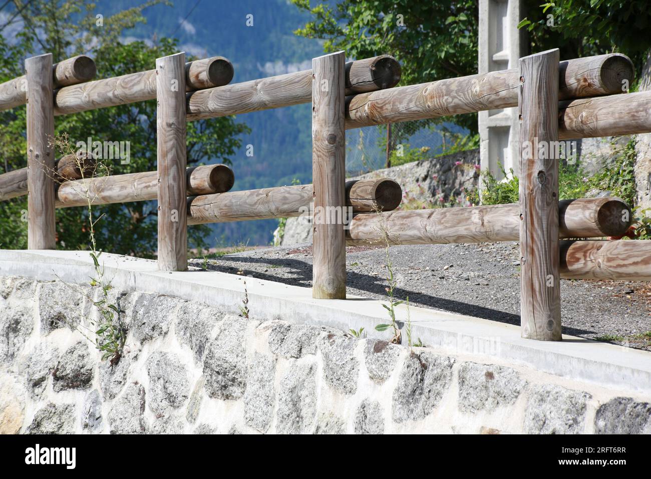 Barrière en bois. Saint-Gervais-les-Bains. Haute-Savoie. Auvergne-Rhône-Alpes. Francia. Europa. Foto Stock