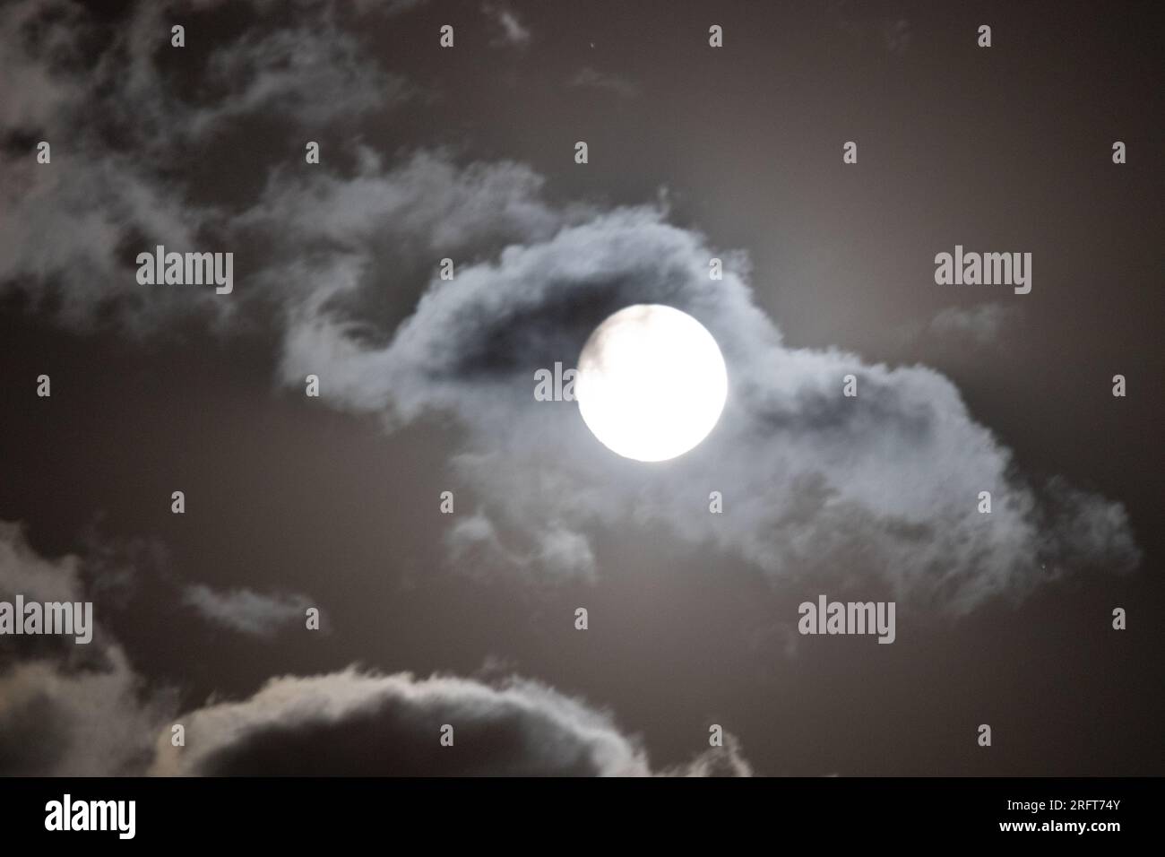 Luna piena sul Nebraska nel giugno 2021. Foto di alta qualità Foto Stock