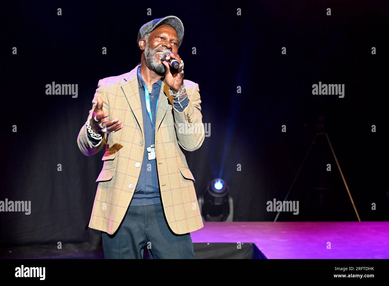 Edimburgo, Scozia, Regno Unito. 5 agosto 2023. Edinburgh Fringe: Pleasance Opening Gala con spettacoli al Pleasance Grand. Ospite speciale a sorpresa Levi Roots: Musicista, personaggio televisivo, chef famoso. Crediti: Craig Brown/Alamy Live News Foto Stock