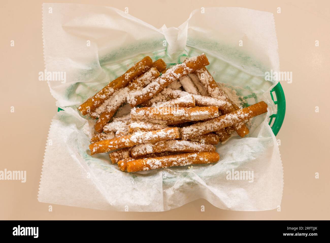 Imbucare le patatine fritte Foto Stock