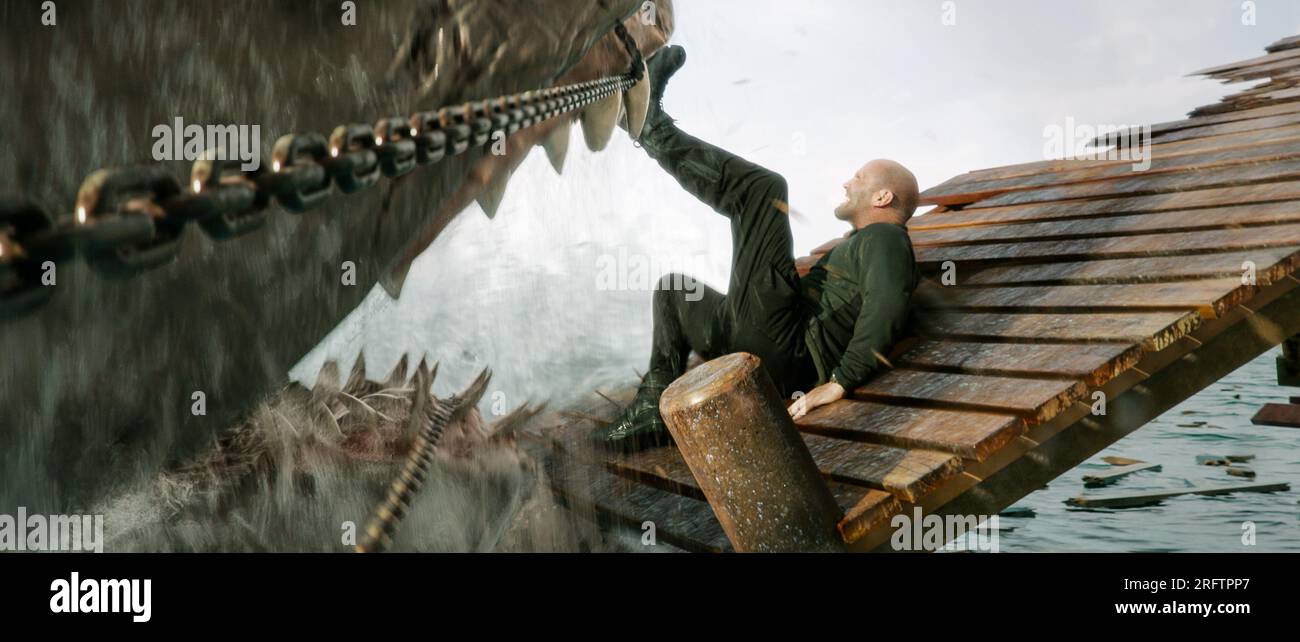 DATA DI USCITA: 4 agosto 2023. TITOLO: Meg 2: The Trench. STUDIO: Warner Bros. DIRETTORE: Ben Wheatley. TRAMA: Un team di ricerca incontra numerose minacce mentre esplora le profondità dell'oceano, tra cui una malevola operazione mineraria. PROTAGONISTA: JASON STATHAM nel ruolo di Jonas Taylor. (Immagine di credito: © Warner Bros/Entertainment Pictures/ZUMAPRESS.com) SOLO PER USO EDITORIALE! Non per USO commerciale! Foto Stock