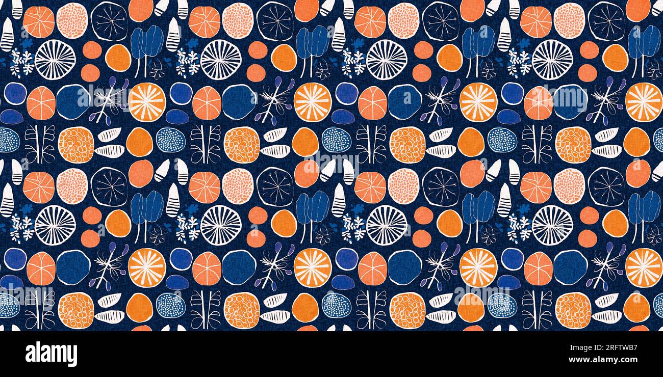 Fantasia moderna e divertente stampa con bordo in tessuto a contrasto per un look estivo in tessuto da spiaggia con un effetto lino-cotone. Bordo per striscioni ripetuti e alla moda Foto Stock