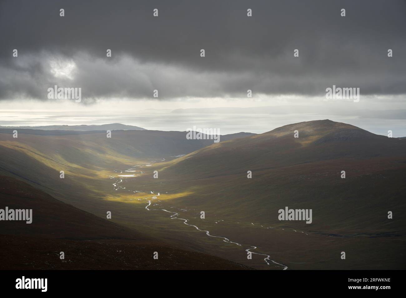 Cieli tempestosi su Glen Lorsa, Isola di Arran Foto Stock