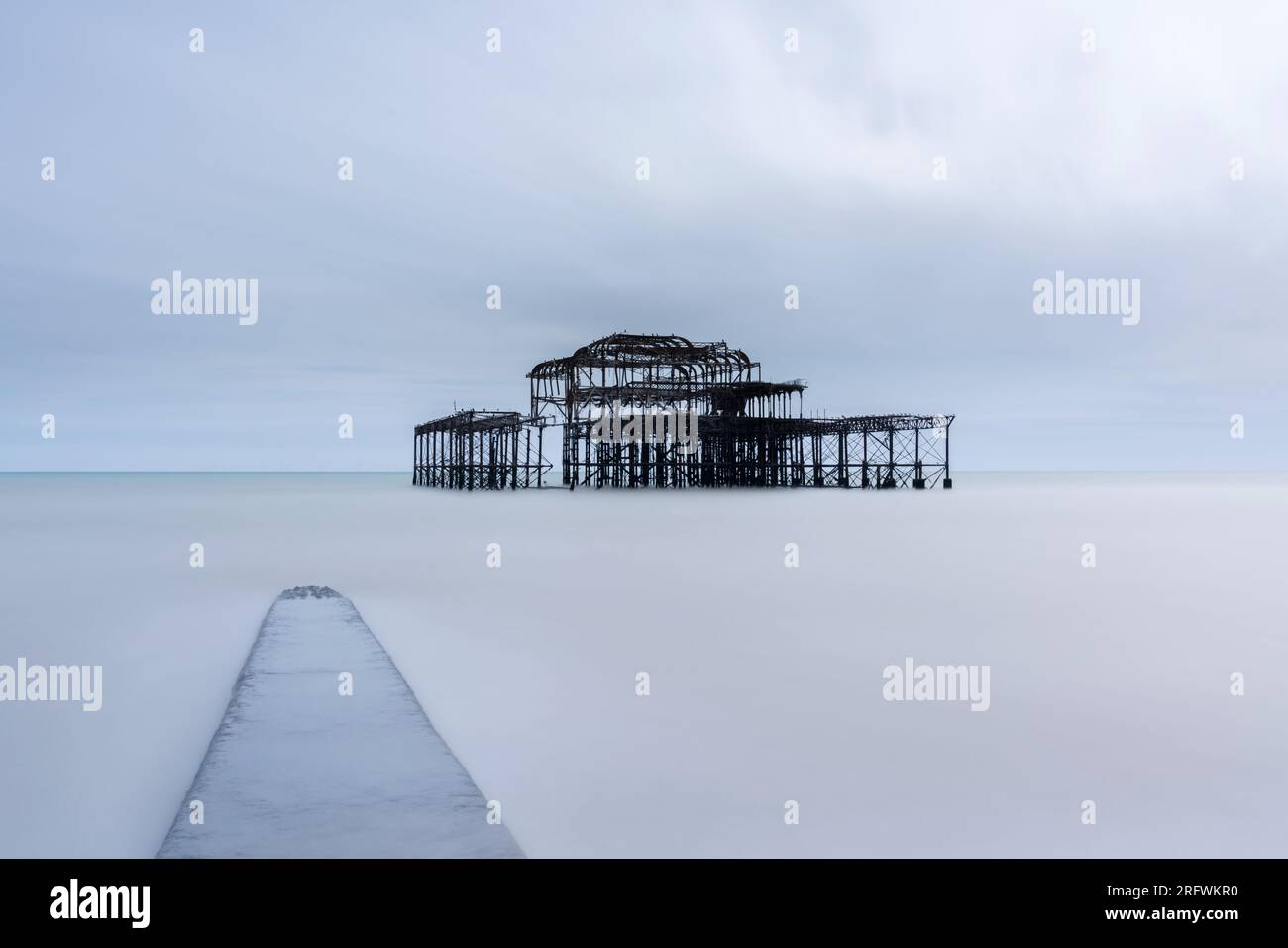 Immagine a lunga esposizione di Brighton Old Pier Foto Stock