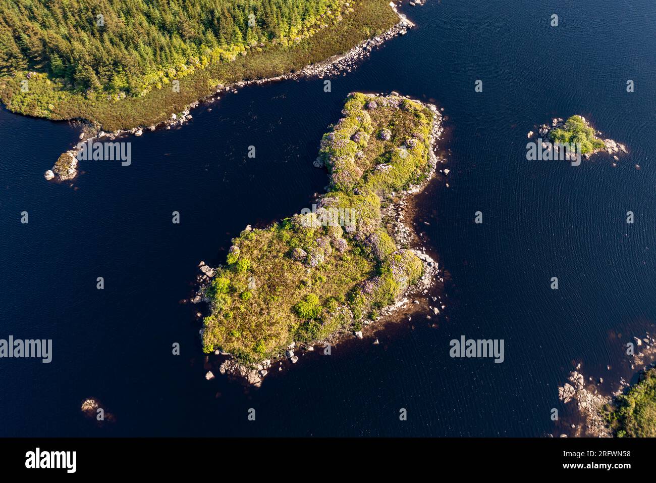 Aereal of Island in Lough Craghy by Dungloe in County Donegal - Irlanda. Foto Stock