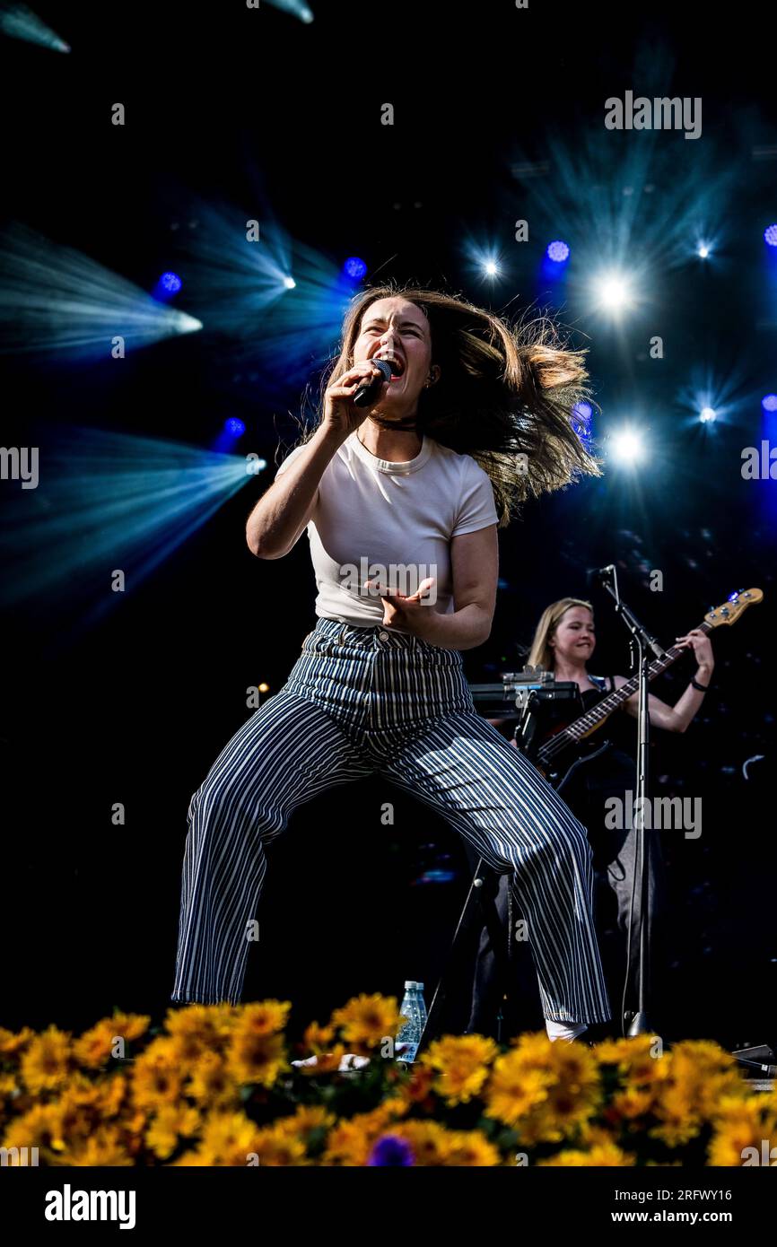 Skanderborg, Danimarca. 5 agosto 2023. Il cantautore norvegese Sigrid esegue un concerto dal vivo durante il festival musicale danese SmukFest 2023 a Skanderborg. (Foto: Gonzales Photo/Alamy Live News Foto Stock