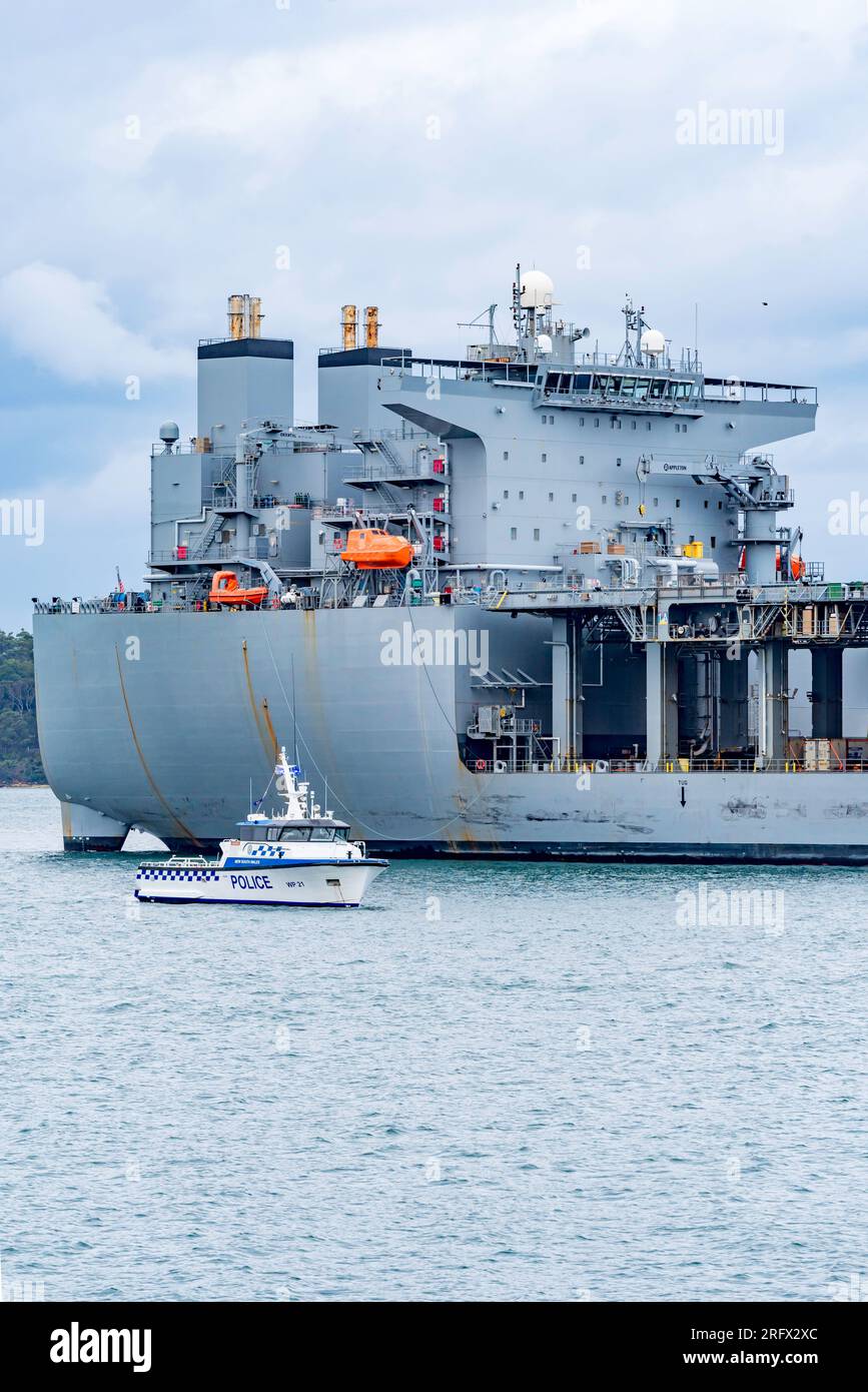 Sydney Aust 06 Aug 2023: La nave della Marina degli Stati Uniti USS Miguel Keith ormeggiata a Garden Island, Sydney, Australia per l'approvvigionamento in seguito alla partecipazione all'esercitazione Talisman Sabre 2023. “13 nazioni hanno partecipato direttamente tra cui Australia, Canada, Figi, Francia, Germania, Indonesia, Giappone, Papua nuova Guinea, nuova Zelanda, Repubblica di Corea, Tonga, il Regno Unito e gli Stati Uniti come partecipanti con Filippine, Singapore e Thailandia che partecipano come osservatori", ha riferito USNI News. Crediti: Stephen Dwyer / Alamy Live News Foto Stock