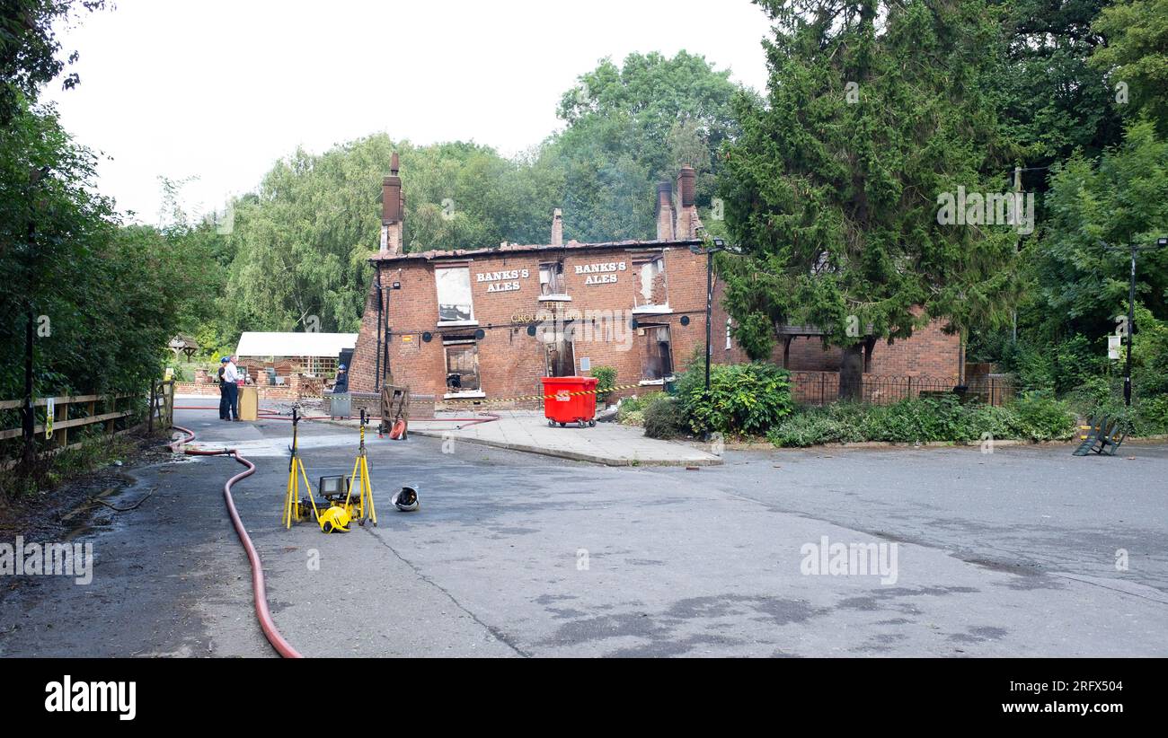 IL CROOKED HOUSE PUB, LA MATTINA DOPO L'INCENDIO Foto Stock