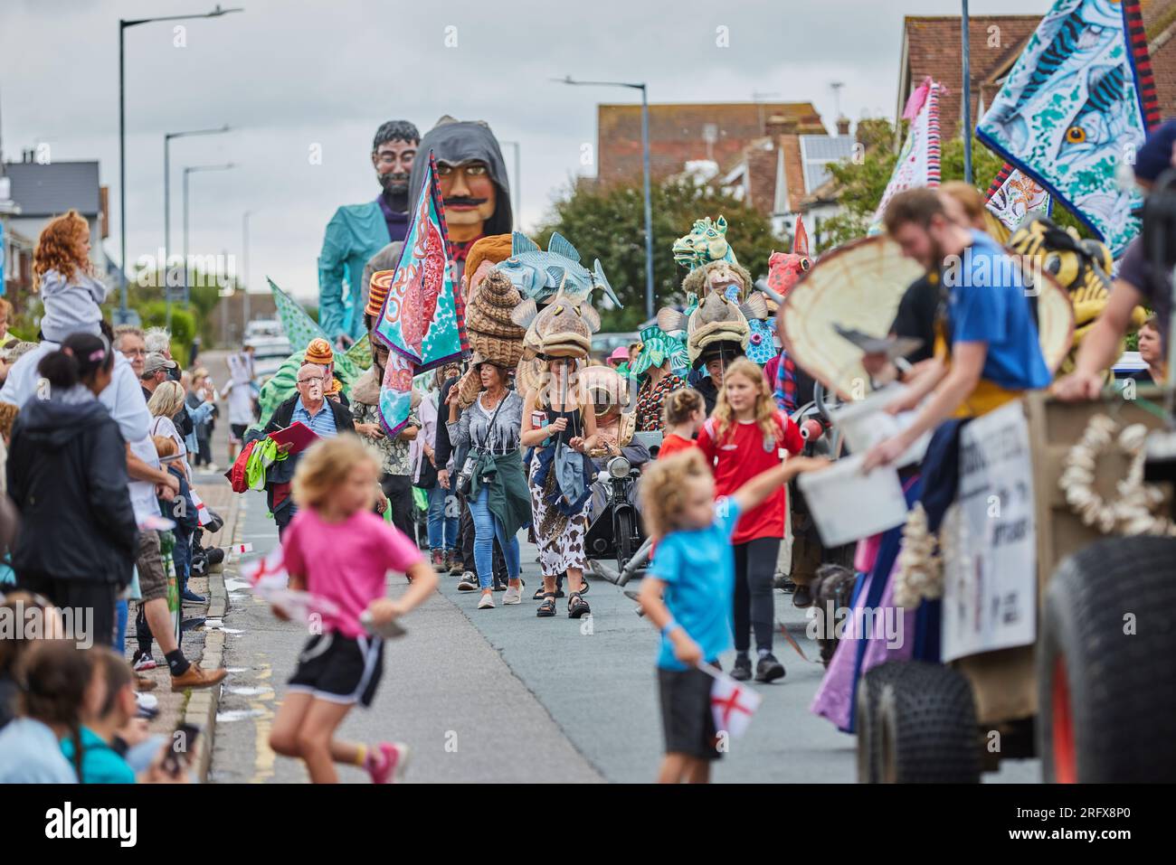 Whistable Carnival Procession, Kent, Inghilterra, Regno Unito sabato 5 agosto 2023 crediti: Phil Crow/Alamy Live News Foto Stock