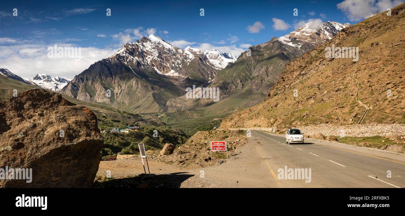 India, Ladakh, Suru Valley, montagne Nun e Kun dall'autostrada NH301 a Zanskar, panoramica Foto Stock