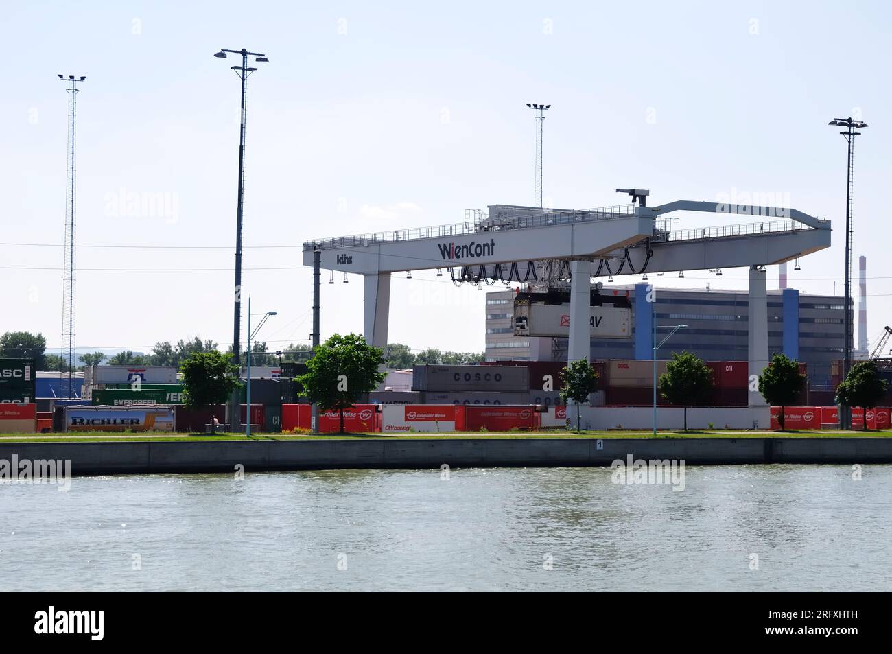 Wien, Österreich. 04) Juni 2015. Porto per container a Vienna Foto Stock