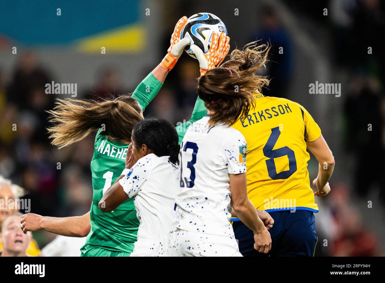 Portiere Alyssa Naeher, USA. , . E la svedese Magdalena Eriksson durante il  round della Coppa del mondo femminile FIFA 16 partita di calcio tra Svezia  e Stati Uniti il 6 agosto