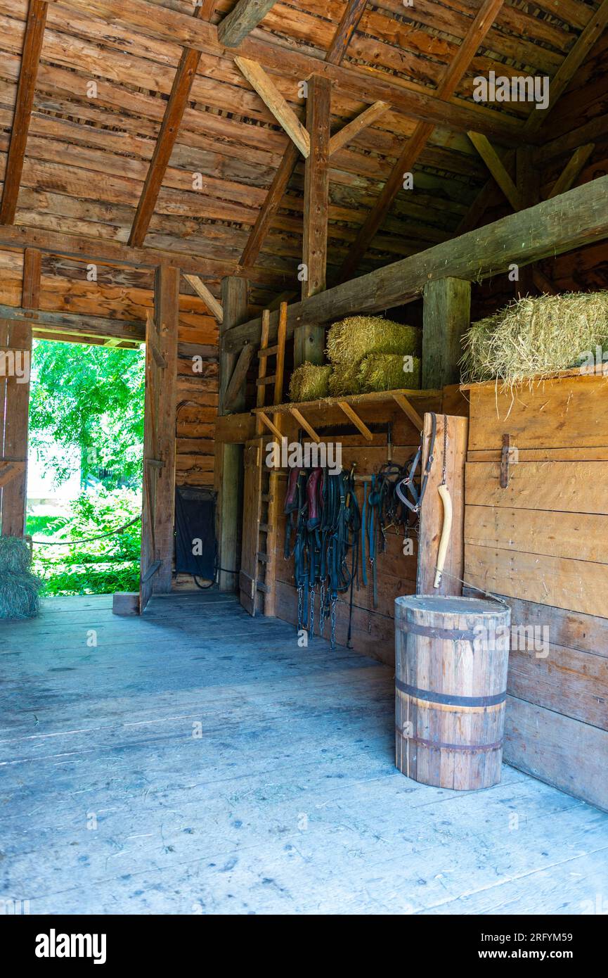 Uno dei primi edifici del villaggio, questa casa è sopravvissuta alle molte case in legno a camera singola costruite dai lealisti lungo il lungofiume Foto Stock