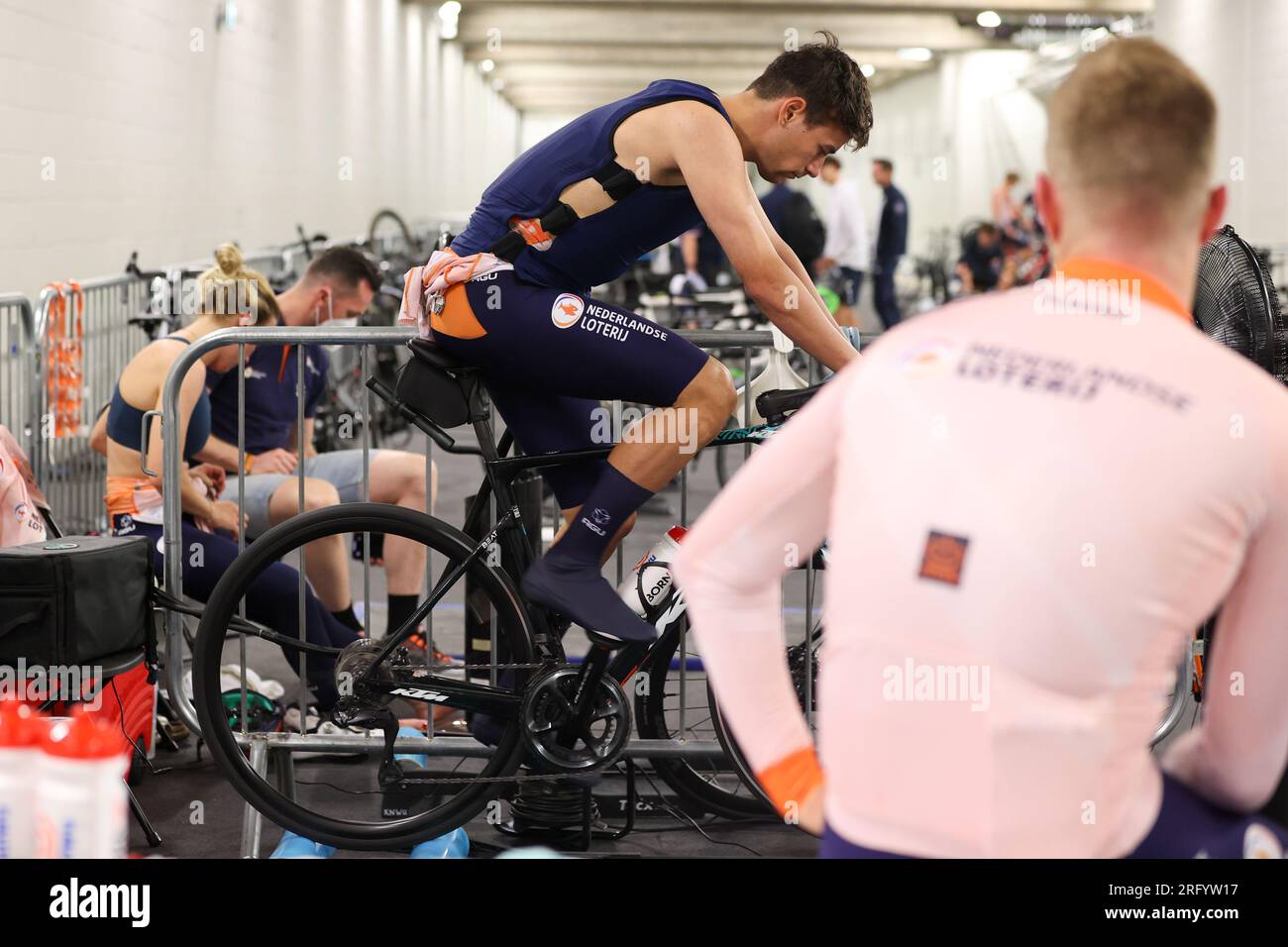 Glasgow, Regno Unito. 6 agosto 2023. GLASGOW, SCOZIA - 6 AGOSTO: Vincent Hoppezak dei Paesi Bassi durante l'allenamento il giorno 4 del 96° Campionato del mondo di ciclismo UCI Glasgow 2023 il 6 agosto 2023 a Glasgow, Scozia. (Foto di Tim Buitenhuis/Agenzia BSR) credito: Agenzia BSR/Alamy Live News Foto Stock