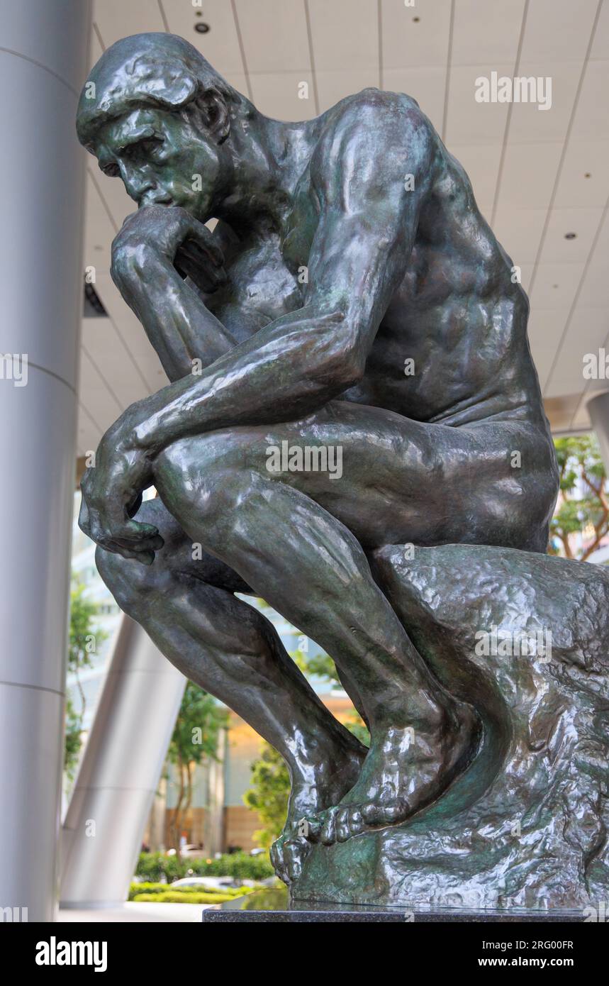 "Il Pensatore" di Auguste Rodin all'OUE Bayfront, Singapore Foto Stock