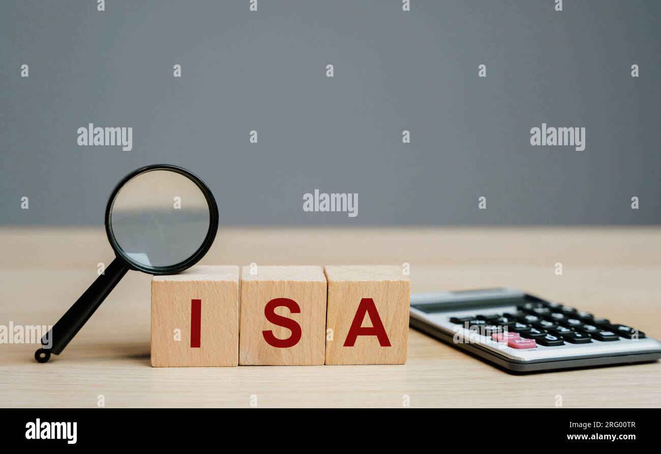 ISA - conto di risparmio individuale su blocchi di legno. Classe di accordi di investimento al dettaglio a disposizione dei residenti del Regno Unito. Affari e. Foto Stock