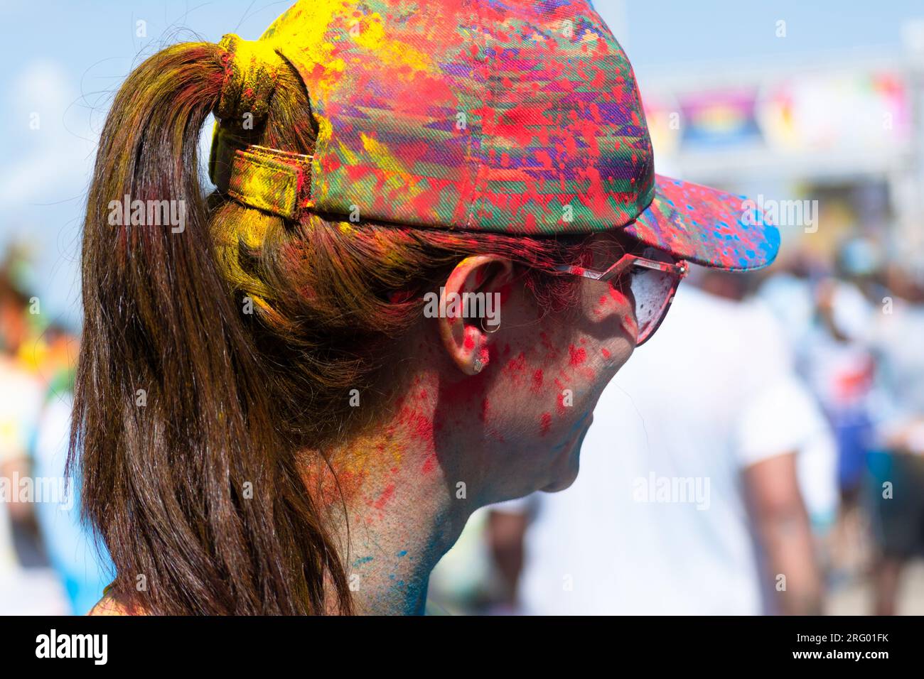 Salvador, Bahia, Brasile - 23 agosto 2015: Persone e atleti si divertono durante la gara dei colori a Salvador, Bahia, Brasile. Foto Stock