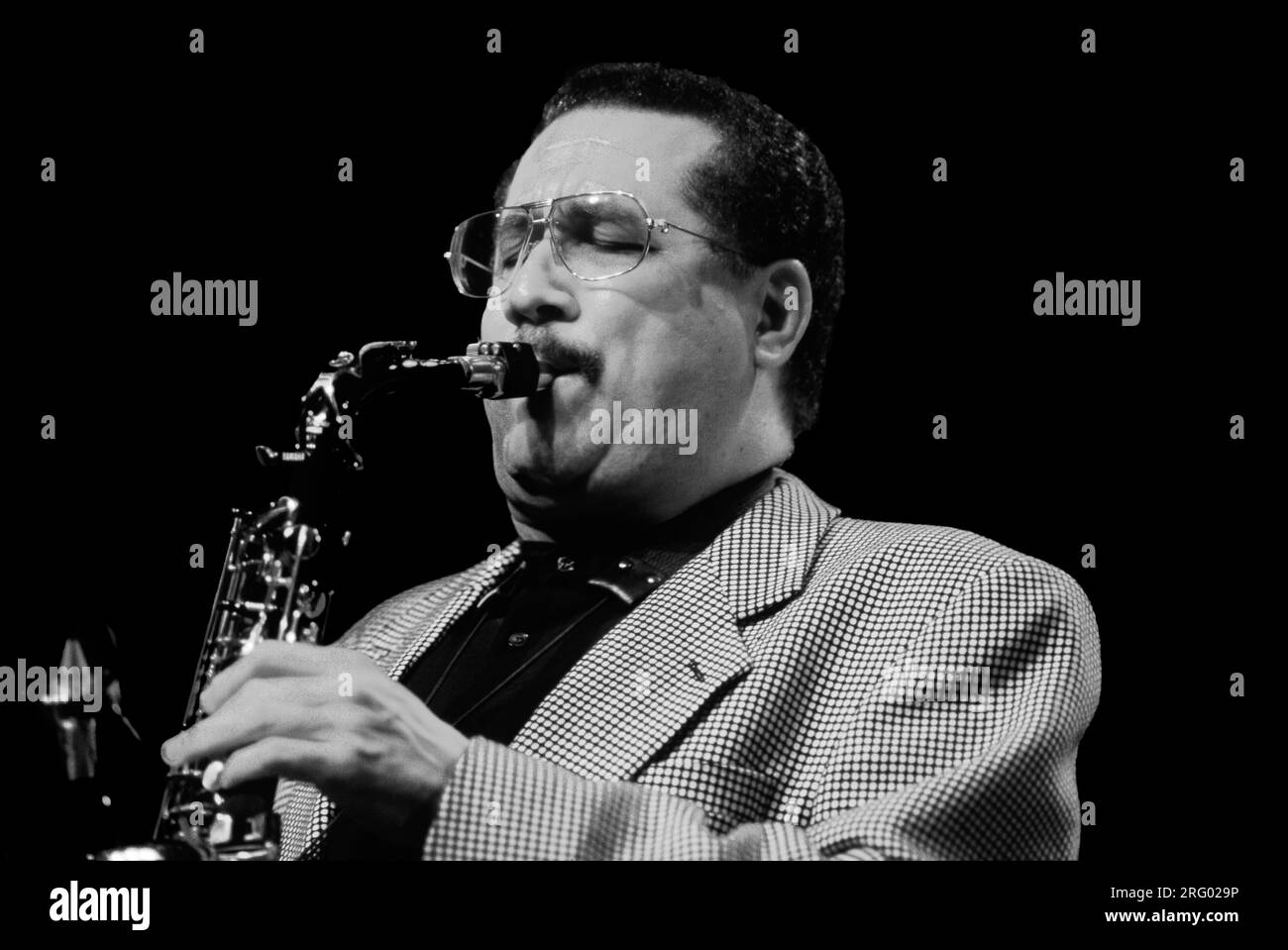 PAQUITO D'RIVERA suona il sassofono con la sua UNITED NATION ORCHESTRA - MONTEREY JAZZ FESTIVAL - CALIFORNIA 1998 Foto Stock