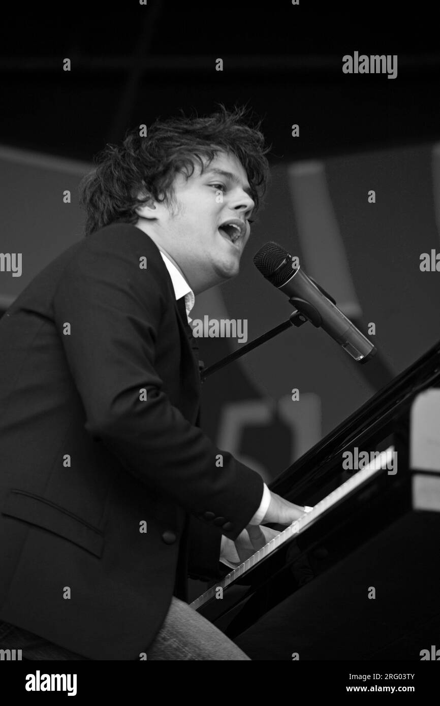 Il cantante, scrittore di canzoni e pianista britannico JAMIE CULLUM si esibisce al 51° MONTEREY JAZZ FESTIVAL DI MONTEREY, CALIFORNIA Foto Stock