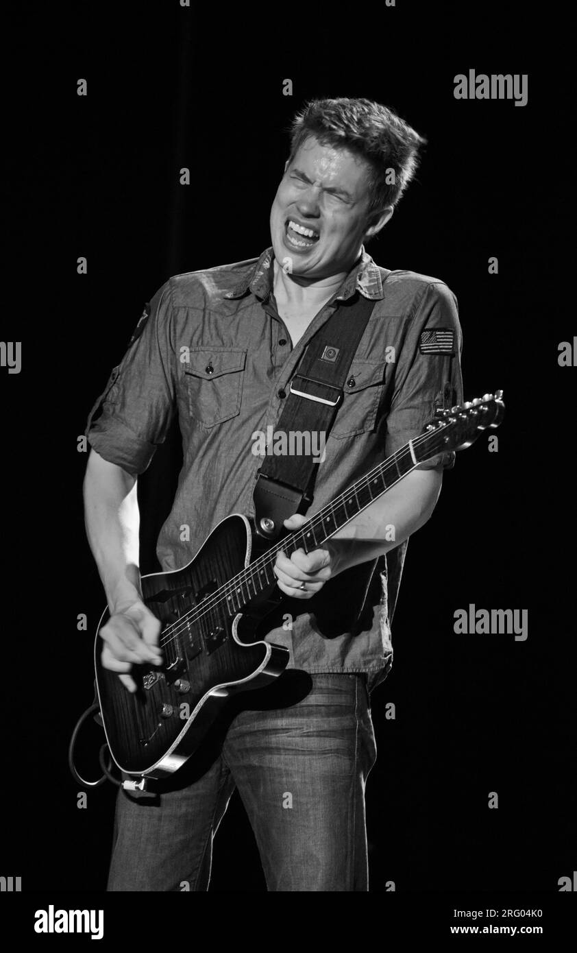 JONNY LANG preforme la sua musica blues al tramonto Centro - Carmelo, CALIFORNIA Foto Stock