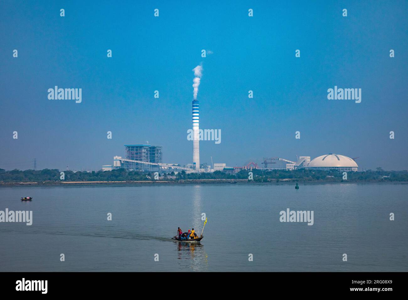 La centrale termica Payra da 1320 MW è una centrale elettrica a carbone da 1.320 megawatt costruita a Kalapara Upazila, nel distretto di Patuakhali, nella parte meridionale di Bangla Foto Stock