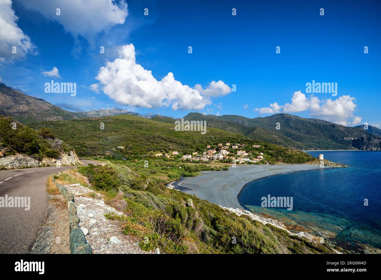 Albo villaggio e spiaggia, Corsica, Francia Foto Stock
