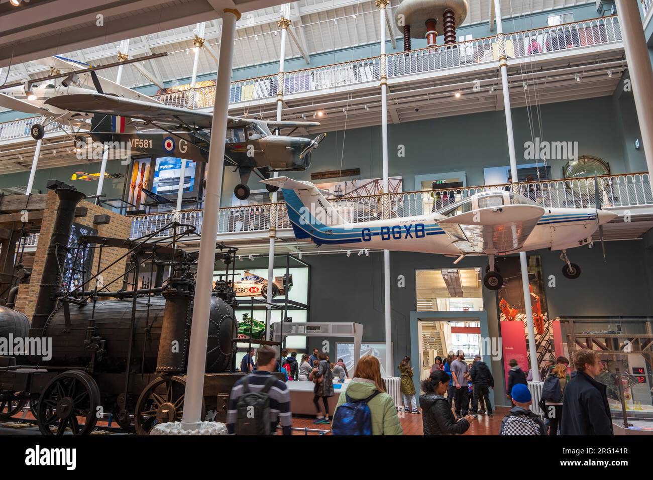Galleria con aerei nel National Museum of Scotland di Edimburgo, Scozia, Regno Unito. Foto Stock