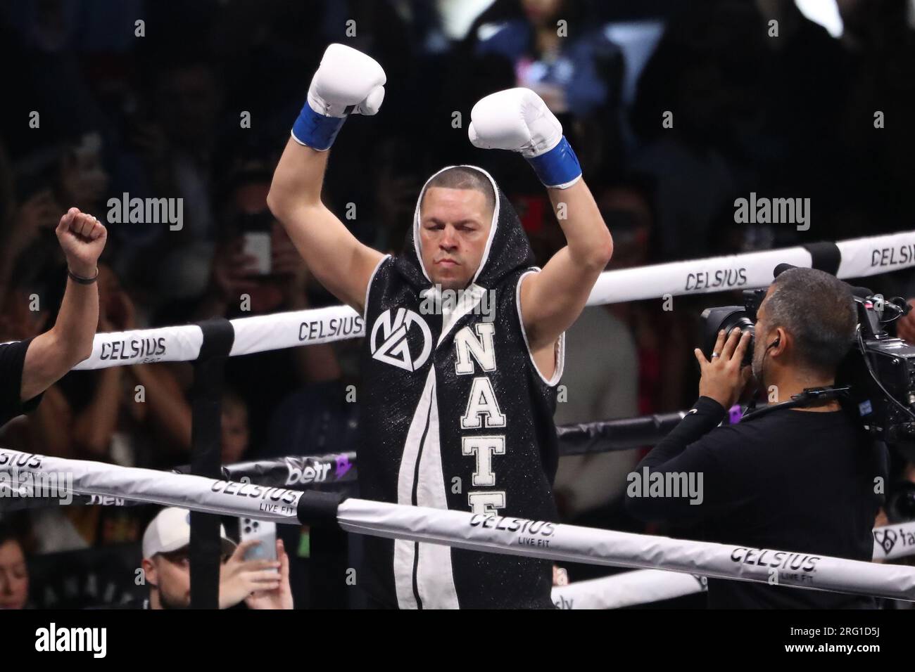 Dallas, Stati Uniti. 5 agosto 2023. DALLAS, TEXAS - 5 AGOSTO: Nate Diaz sale sul ring per il suo match di 8 round dei Cruiserweight al Paul vs Diaz all'American Airlines Center il 5 agosto 2023 a Dallas, Texas. (Foto di Alejandro Salazar/PxImages/Sipa USA) credito: SIPA USA/Alamy Live News Foto Stock