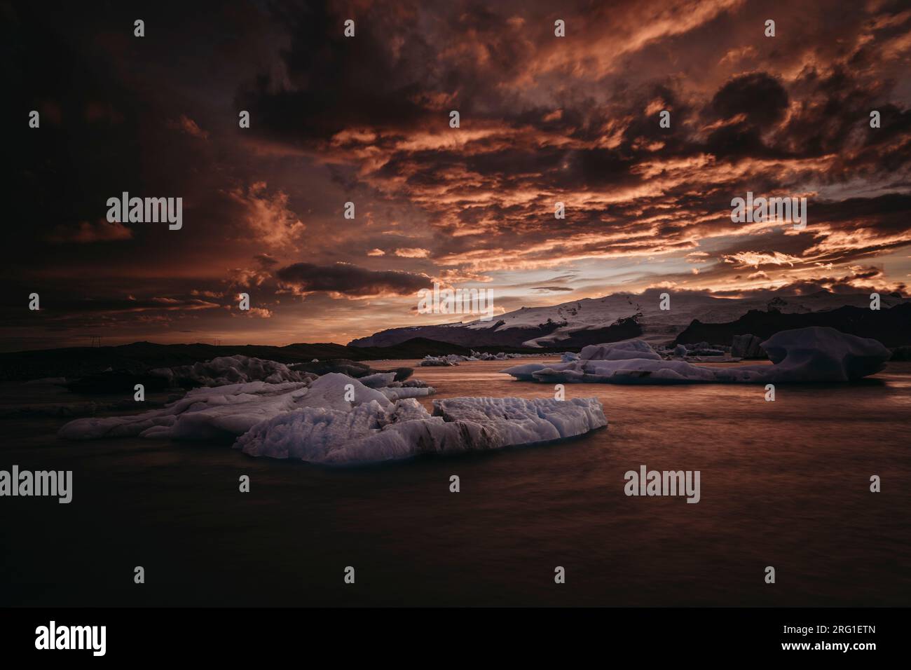 Iceberg sopra la laguna glaciale di Jokulsarlon Foto Stock