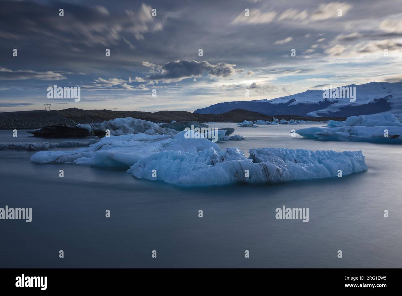 Iceberg sopra la laguna glaciale di Jokulsarlon Foto Stock