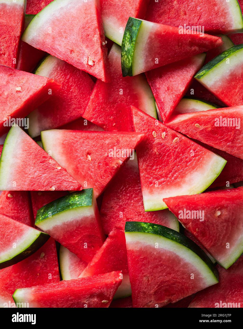 Primo piano di fette fresche di succosa anguria dall'alto. Foto Stock