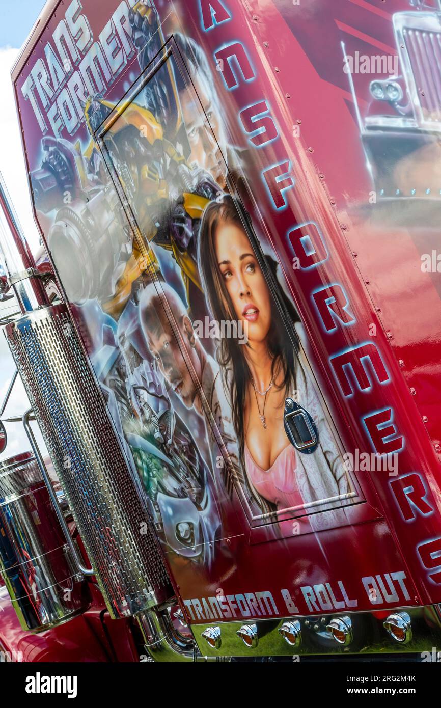 Truck Art. 47th Annual Gloucestershire Vintage and Country Extravaganza, South Cerney Airfiled, Cirencester. REGNO UNITO Foto Stock