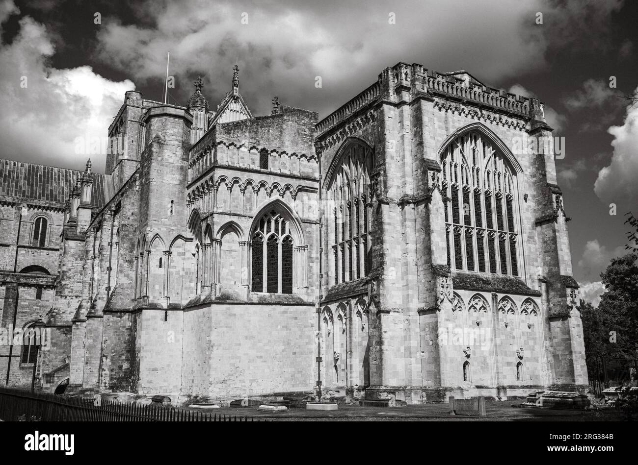 L'estremità orientale dell'immensa cattedrale di Winchester, risalente all'epoca normanna e risalente a 1.000 anni fa, a Winchester, Hampshire, Regno Unito. Foto Stock