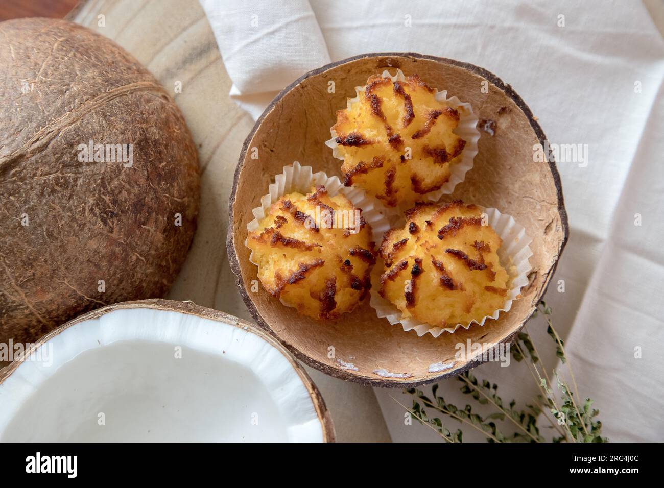 Biscotti al cocco, a base di fiocchi di cocco, copra, come ingrediente principale. Foto Stock