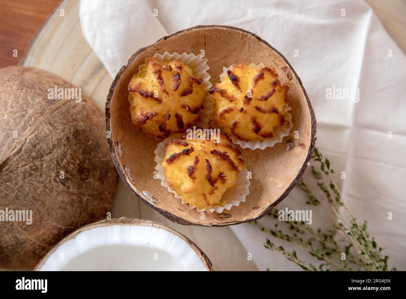 Biscotti al cocco, a base di fiocchi di cocco, copra, come ingrediente principale. Foto Stock