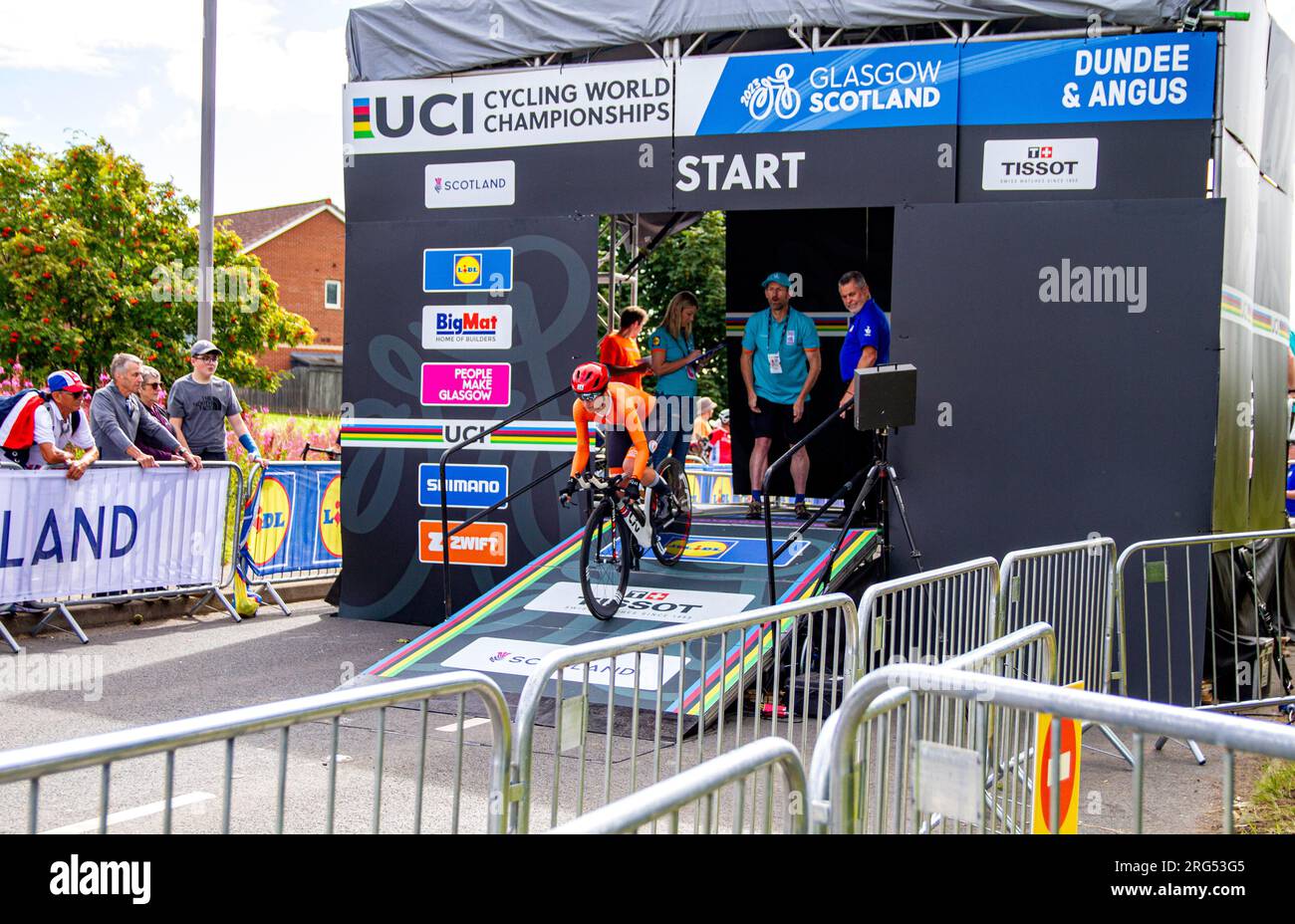 Dundee, Tayside, Scozia, Regno Unito. 7 agosto 2023. Campionati del mondo di ciclismo UCI: I Campionati del mondo di ciclismo UCI si terranno nella città della scoperta, con un percorso di 22,8 km e 89 m di arrampicata. La Gran Fondo Road Race ha inizio sulla West Grange Road a est di Dundee. I ciclisti pedaleranno quindi in direzione nord-est su Arbroath Road, che fa parte della A92, verso Arbroath prima di svoltare a nord-est a Salmon's Muir, due miglia a nord di Carnoustie, e tornare lungo la A92 fino al traguardo di Dundee. Crediti: Dundee Photographics/Alamy Live News Foto Stock