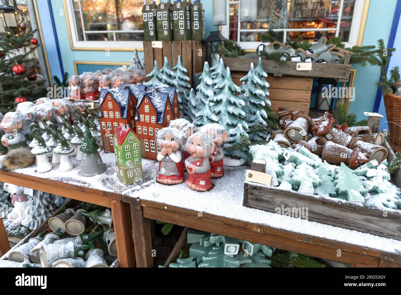 Shopping natalizio al parco divertimenti Tivoli di Copenhagen. Foto Stock