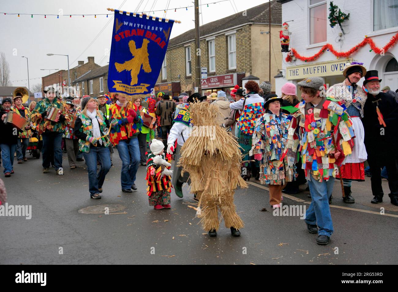 Il Festival dell'orso di Whittlesey Straw, la città di Whittlesey, Cambridgeshire; Inghilterra, Regno Unito Foto Stock