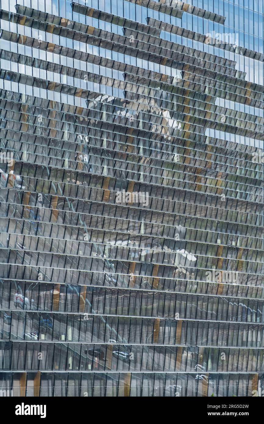 Vista esterna delle torri che ospitano la sede del gruppo bancario francese BPCE Foto Stock