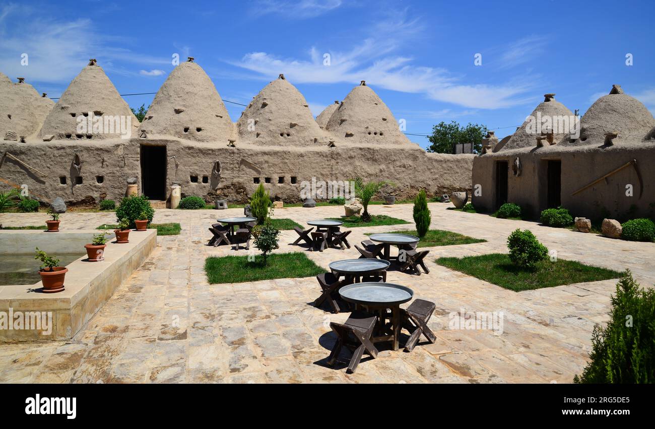 Il quartiere di Harran, situato nella città di Sanliurfa in Turchia, è una città turistica con le sue vecchie case e le antiche rovine. Foto Stock