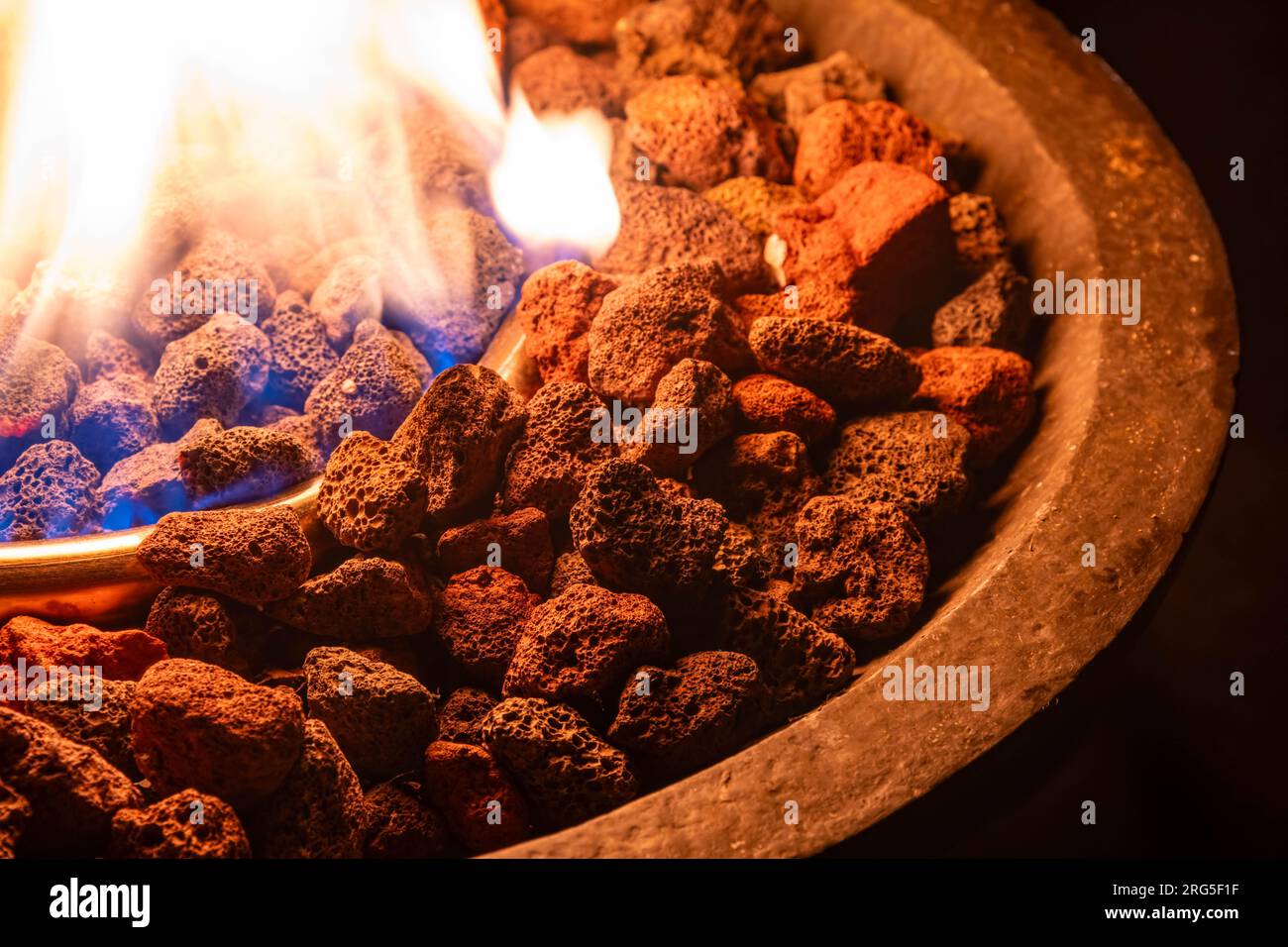 Fuoco selettivo delle risorse grafiche dello spazio di copia delle ossa di fiamma Foto Stock