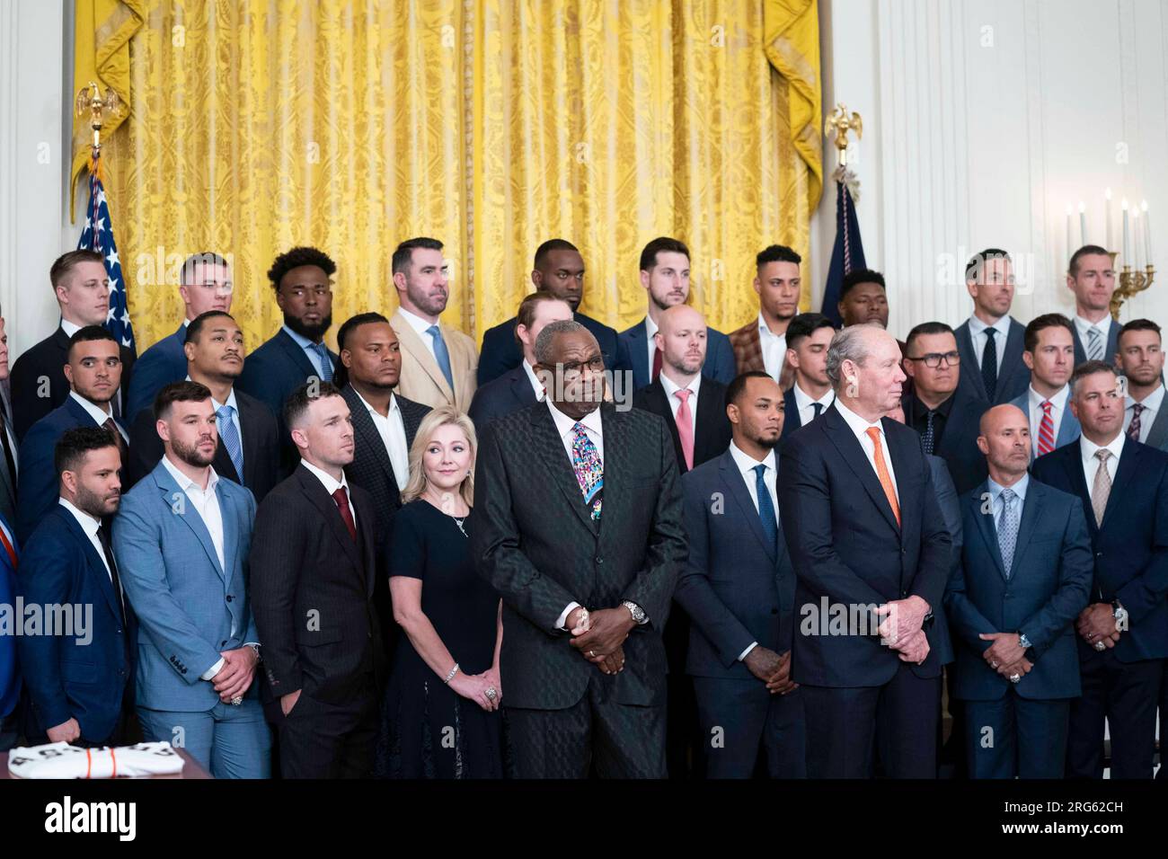 Washington, Stati Uniti. 7 agosto 2023. Manger degli Houston Astros Dusty Baker, il proprietario Jim Crane e i membri della squadra degli Houston Astros del 2022 partecipano a una cerimonia ospitata dal presidente Joe Biden per celebrare la vittoria delle World Series 2022 nella East Room della Casa Bianca a Washington, DC lunedì 7 agosto 2023. Foto di Bonnie Cash/Pool/ABACAPRESS.COM credito: Abaca Press/Alamy Live News Foto Stock