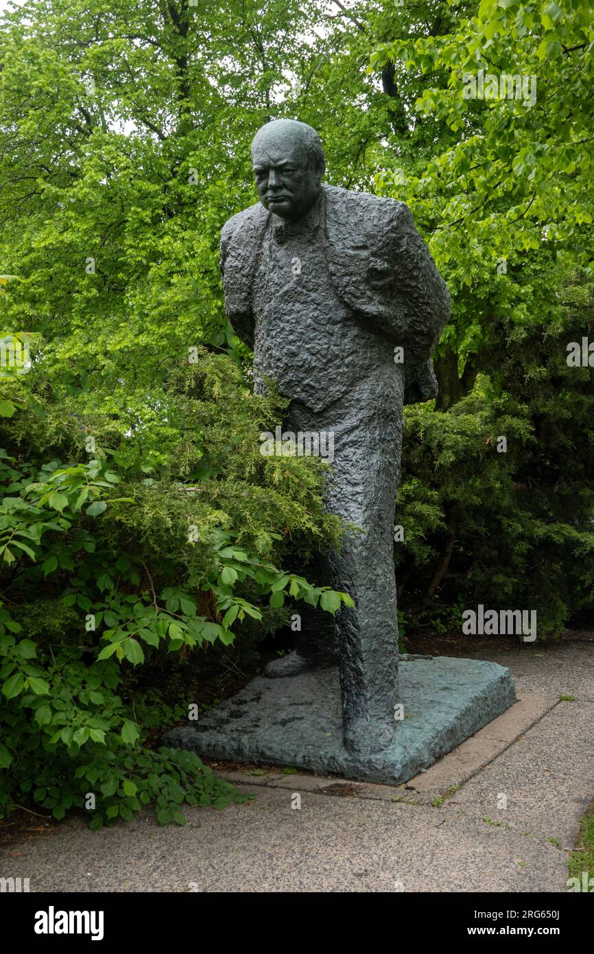 Andiamo avanti insieme con la statua di Winston Churchill ad Halifax, nuova Scozia, Canada Foto Stock