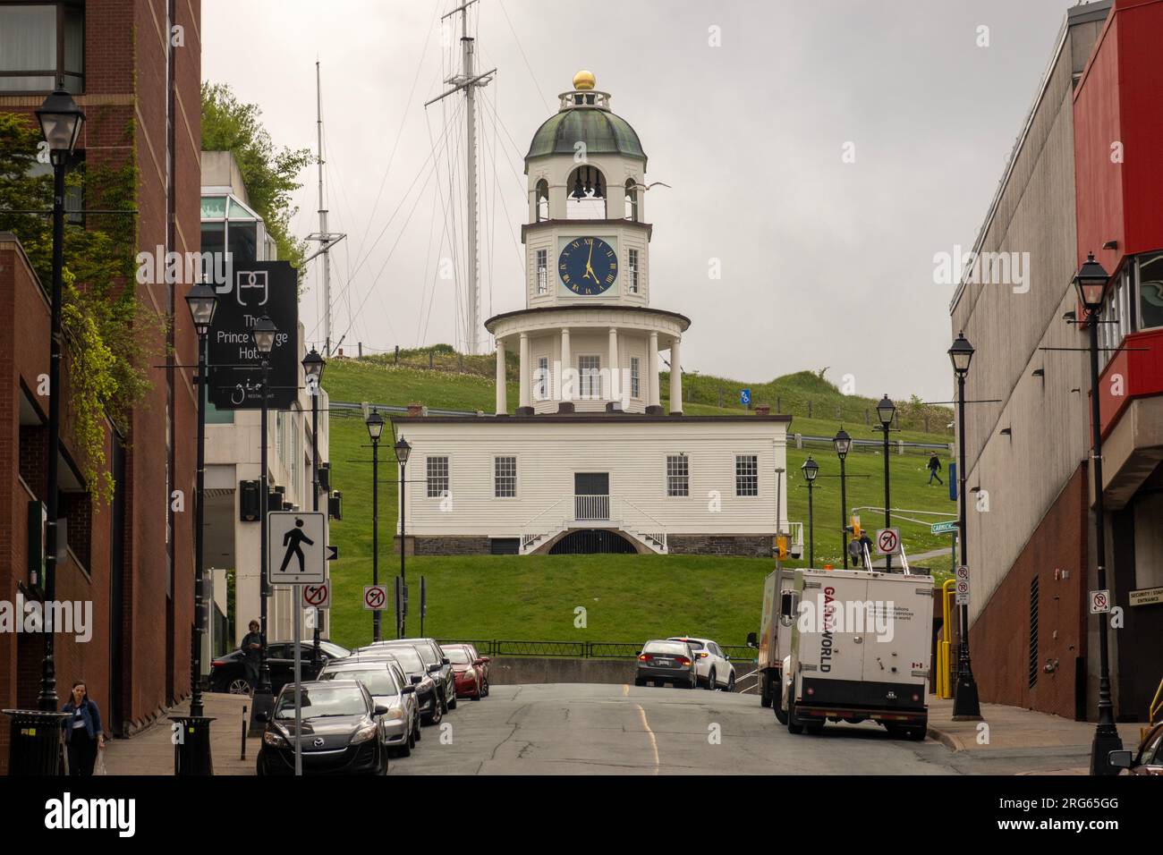 Edificio dell'orologio cittadino di Halifax davanti ad Halifax, nuova Scozia, Canada Foto Stock