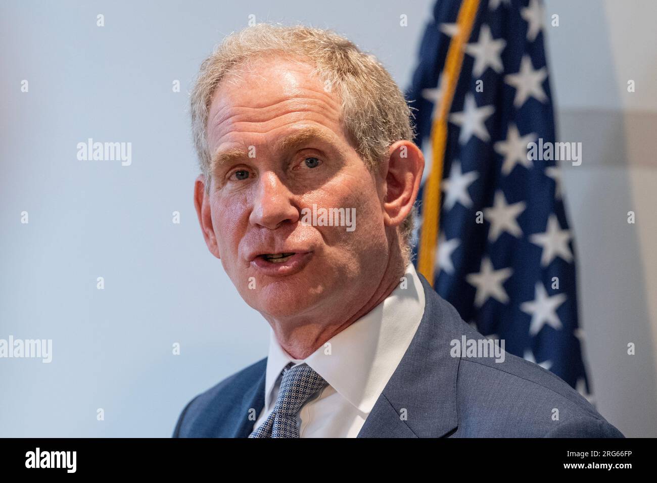 Janno Lieber, presidente e CEO di MTA, parla alla stampa dopo che il governatore Hochul ha annunciato il completamento di Avalon Harrison vicino alla stazione Metro-North con 143 unità a prezzi accessibili e un facile accesso ai treni di Avalon Harrison Transit-Oriented Development a Harrison, NY, il 7 agosto 2023 Foto Stock