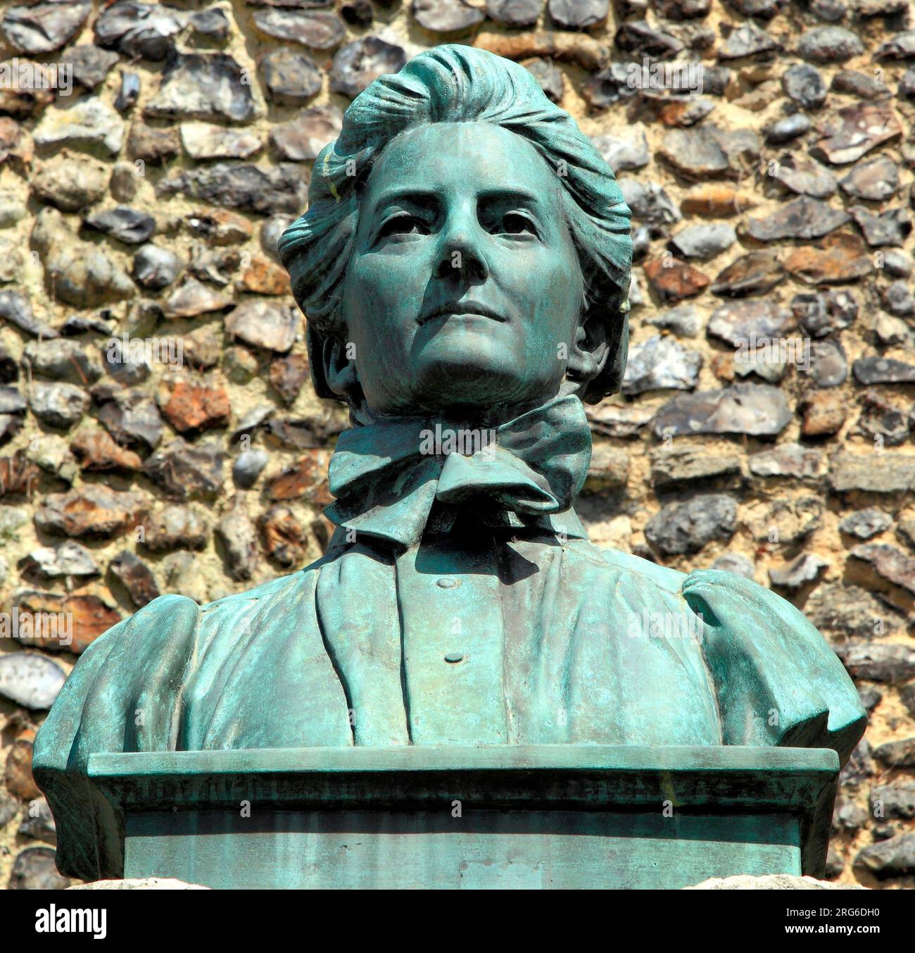 Norwich, monumento a Edith Cavell, scultura, infermiera e martire, Norfolk, Inghilterra, REGNO UNITO Foto Stock