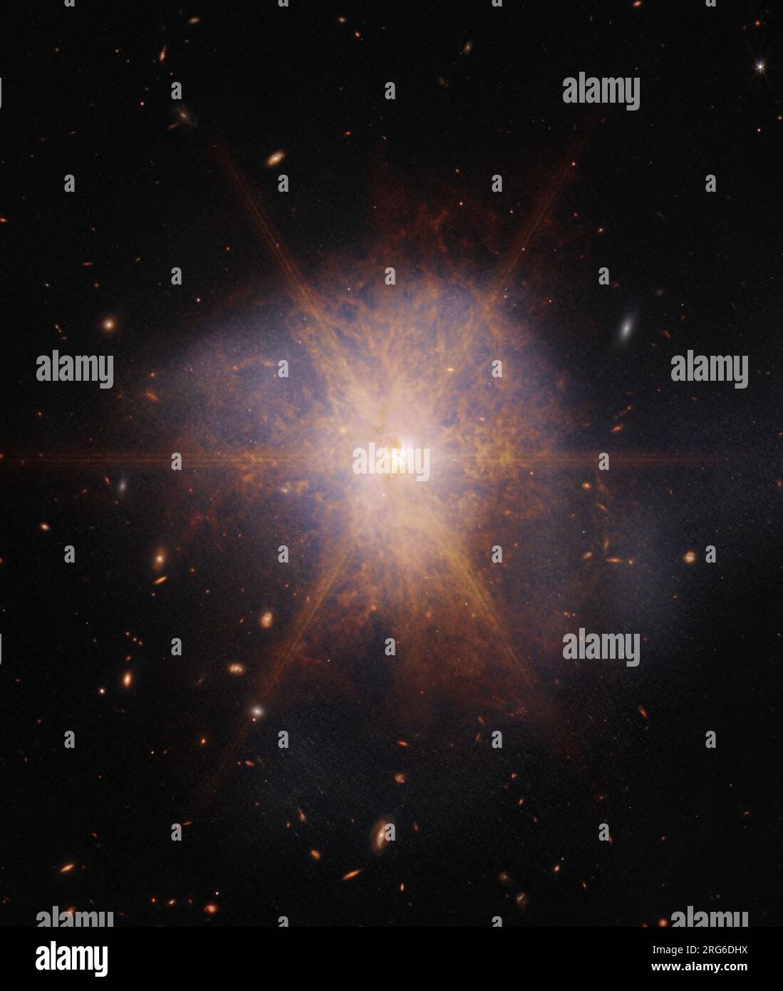 ARP 220 illumina il cielo notturno a 250 milioni di anni luce di distanza nella costellazione di Serpens. Foto Stock
