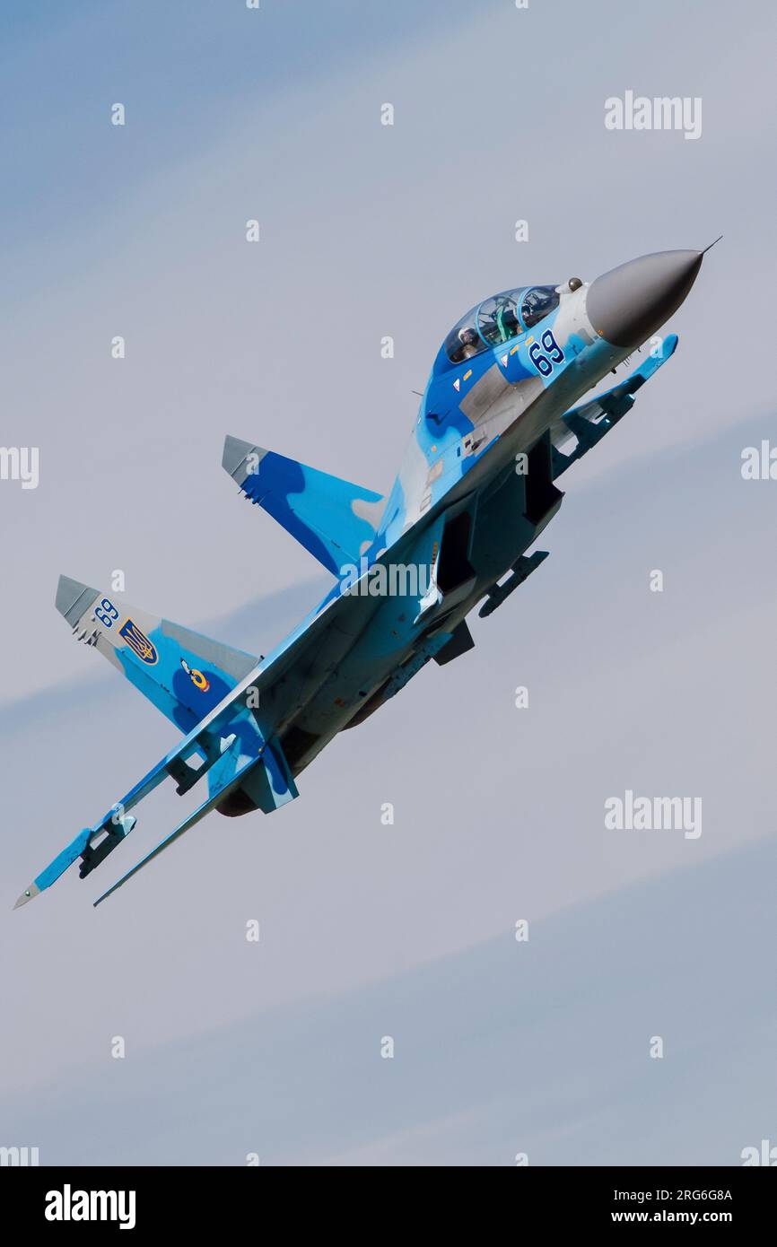 Aviazione Ucraina Sukhoi su-27 Flanker in volo, Hradec Kralove, Repubblica Ceca. Foto Stock